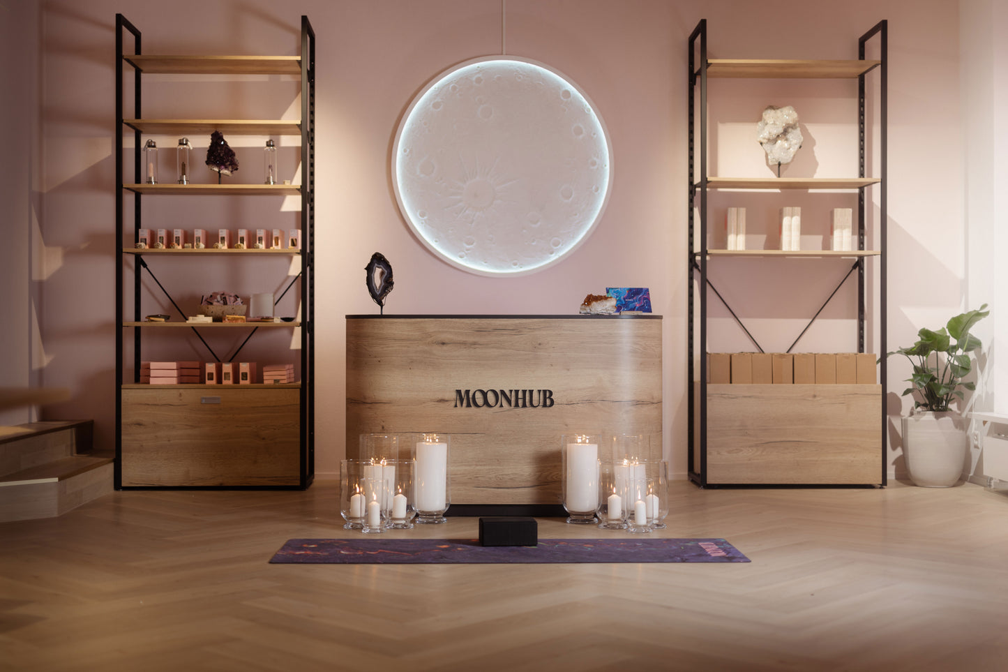 MOONHUB