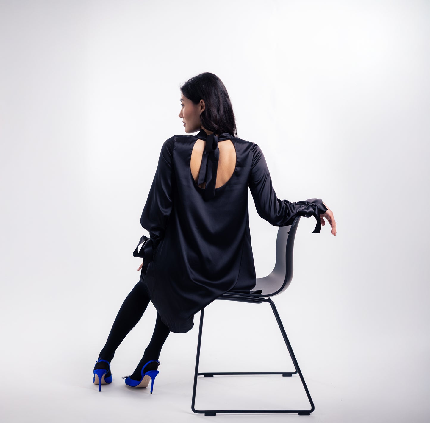 Schwarzes Perlenkleid