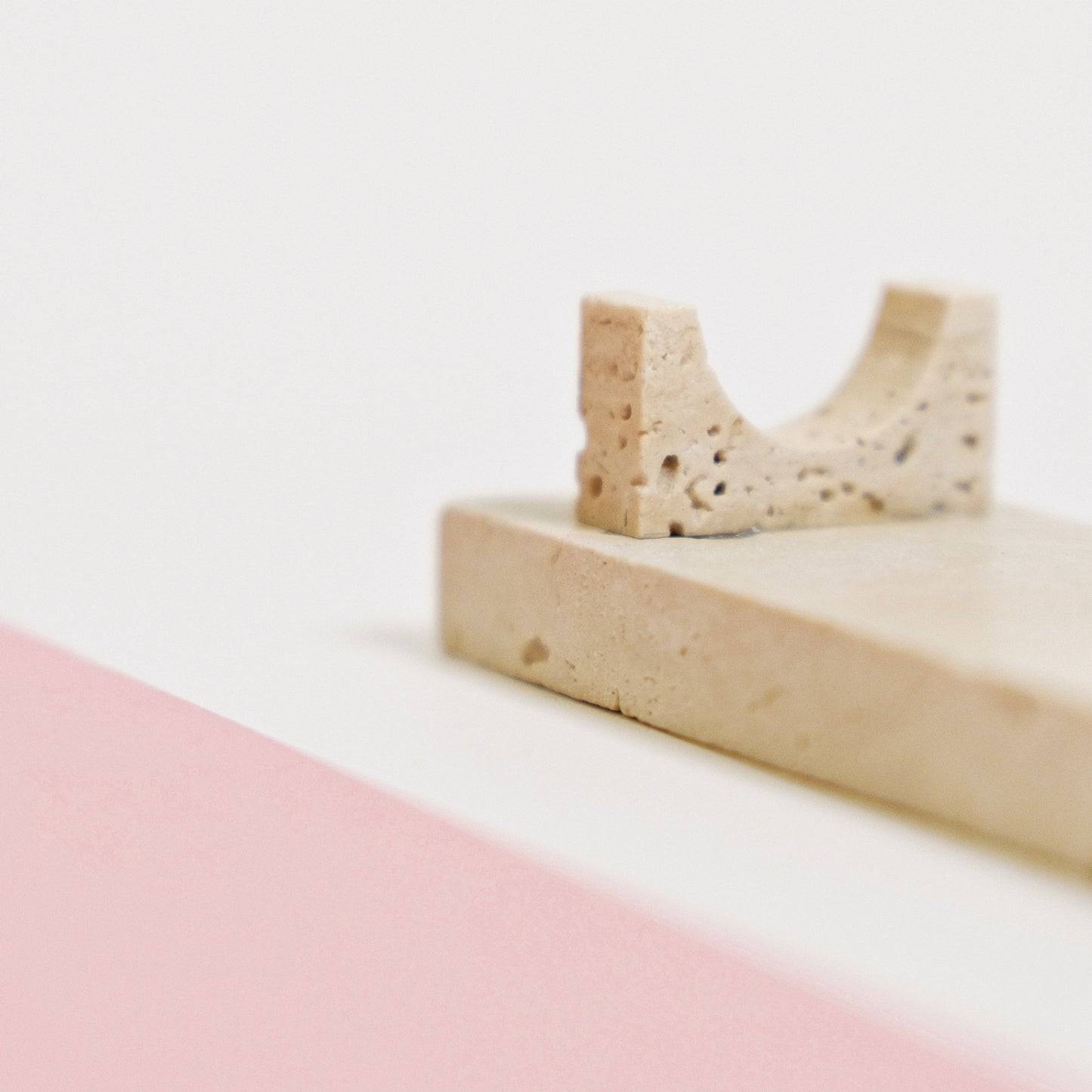 Palo Santo holder - beige travertine
